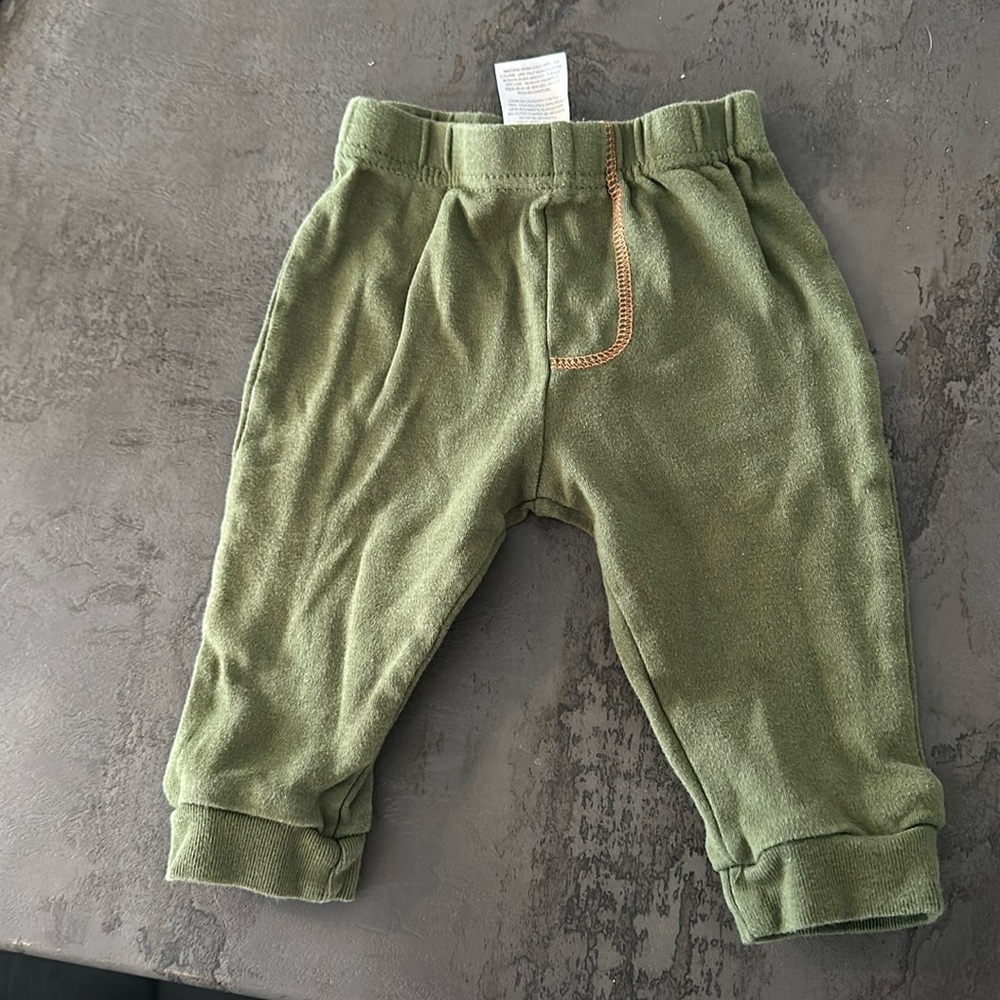 Green pants -6-9M